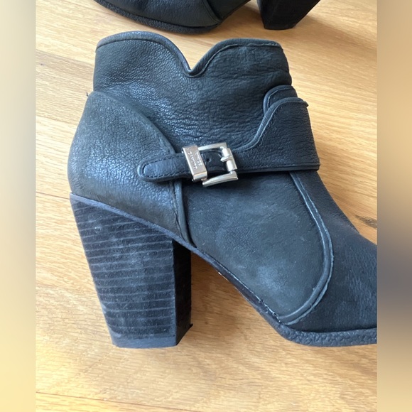 Vince Camuto ankle boot - Picture 9 of 10